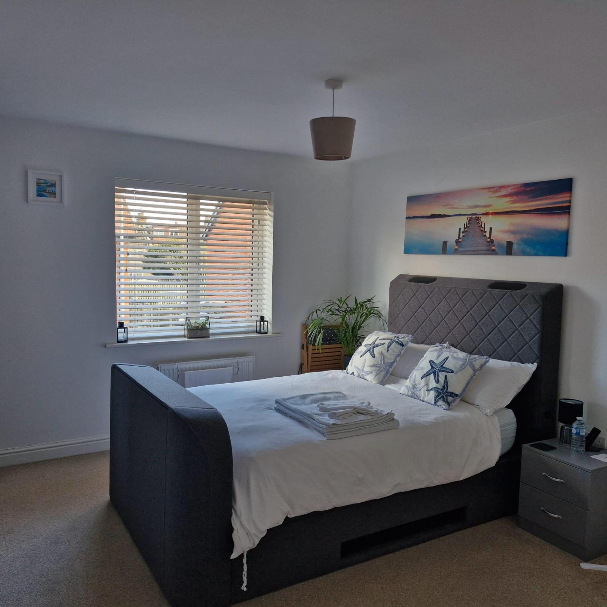 Modern Double Room With En-Suite, Parking & Fast Wifi - Close To Beach Sandgate Bagian luar foto